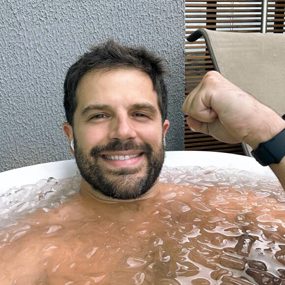 Duda Nagle se envolveu em uma polêmica após posar para uma foto com uma arquiteta