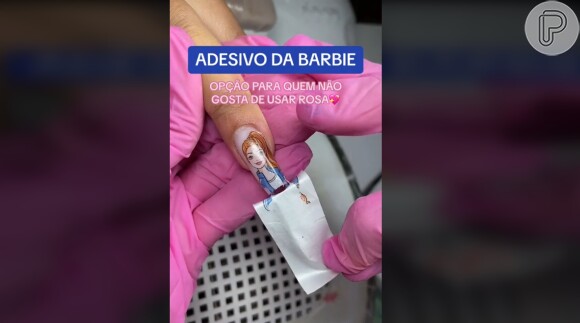 Barbie no cinema, Barbie nas unhas inspiradas nela #barbie #barbienails  #unhasdabarbie #barbie #rosa 