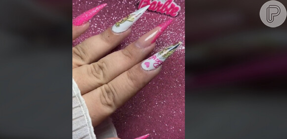 Barbie no cinema, Barbie nas unhas inspiradas nela #barbie #barbienails  #unhasdabarbie #barbie #rosa 