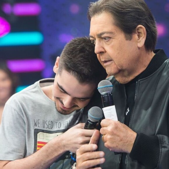 Filho de Faustão confessa alívio após saída do pai do programa