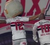 Alexandre Pato pegou a cabeça do mascote do São Paulo para comemorar