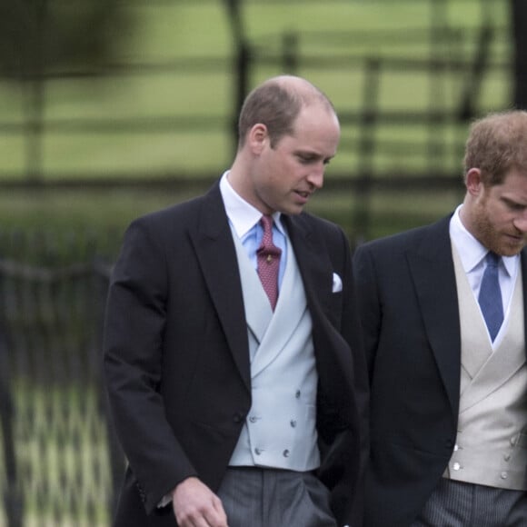 Príncipe Harry telefonou para Príncipe William para discutir sua volta ao Reino Unido