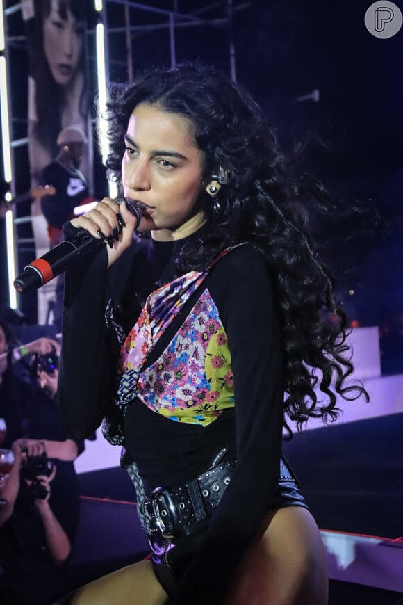 Marina Sena cantou em evento em museu do Rio de Janeiro