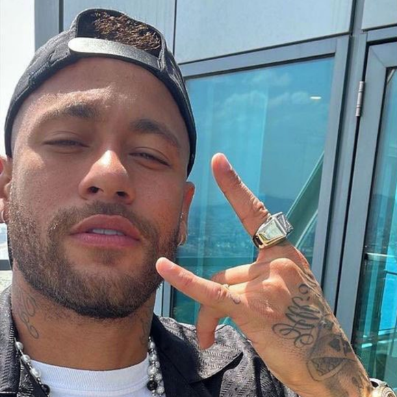 Neymar é proprietário de um relógio da Rolex, modelo Daytona Eye of the Tiger