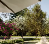 Zezé di Camargo e Graciele Lacerda constróem casa de alto padrão na Chapada dos Guimarães (MT) com achada imponente, piscina e jardins suntuosos