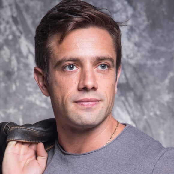 Rafael Cardoso cogitou decisão radical após polêmicas e gravidez de psicóloga, diz o jornal 'Extra'