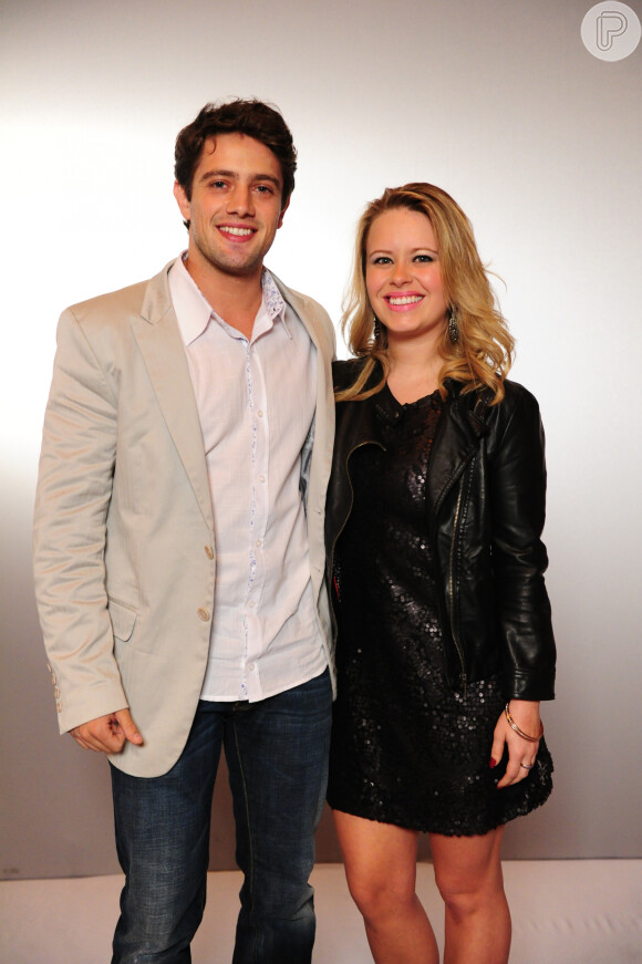 Rafael Cardoso se separou de Mari Bridi após 15 anos; na foto, o agora ex-casal na época do lançamento da novela 'Lado a Lado', em 2012