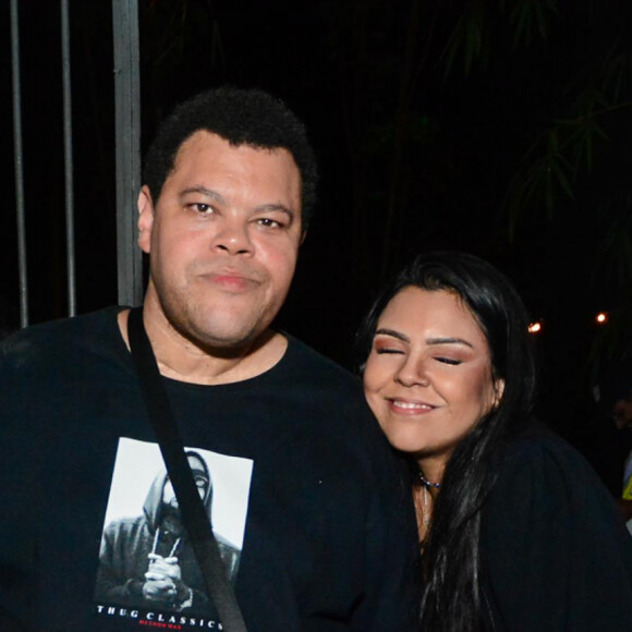 Babu Santana foi ao aniversário de Preta Gil com a namorada, Lívia Maria