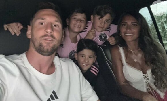 Lionel Messi paga R$ 2 milhões em carro de luxo que serve para toda a família