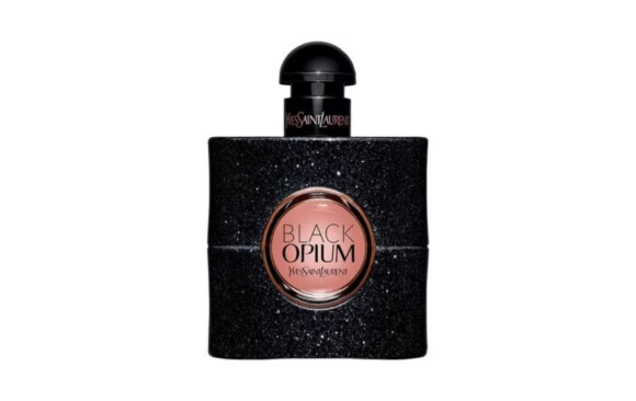 Perfume Opium, da Yves Saint Laurent, não sai de moda desde os anos 1980 e mistura grão de café com flores brancas para criar gourmand oriental marcante