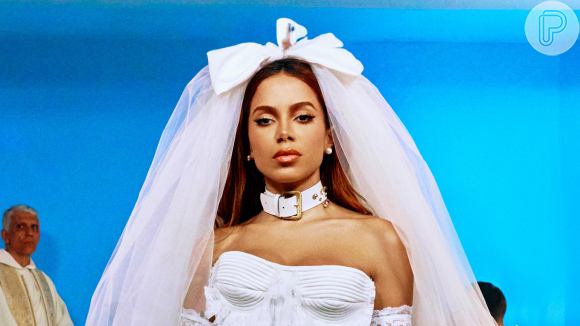 Anitta entrega conceito de vestido de casamento do novo clipe e revela mistura de referências em looks