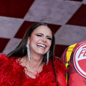 Viviane Araujo se divertiu em ensaio para o carnaval 2024