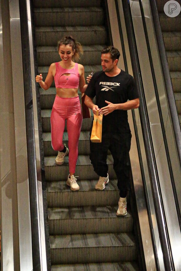 Rafael Cardoso e Vivian Linhares foram flagrados juntos em janeiro de 2023 em shopping do Rio de Janeiro