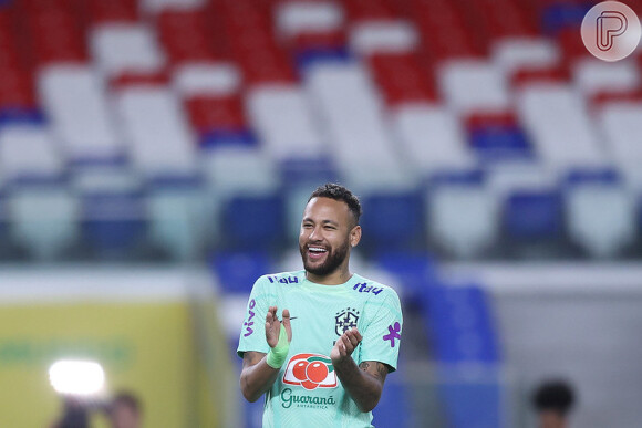 Neymar está prestes a disputar um jogo pela seleção brasileira