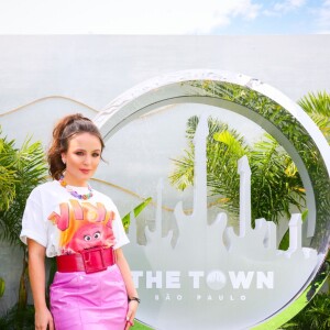 Larissa Manoela curtiu o festival de música 'The Town' em São Paulo um mês após polêmica com os pais