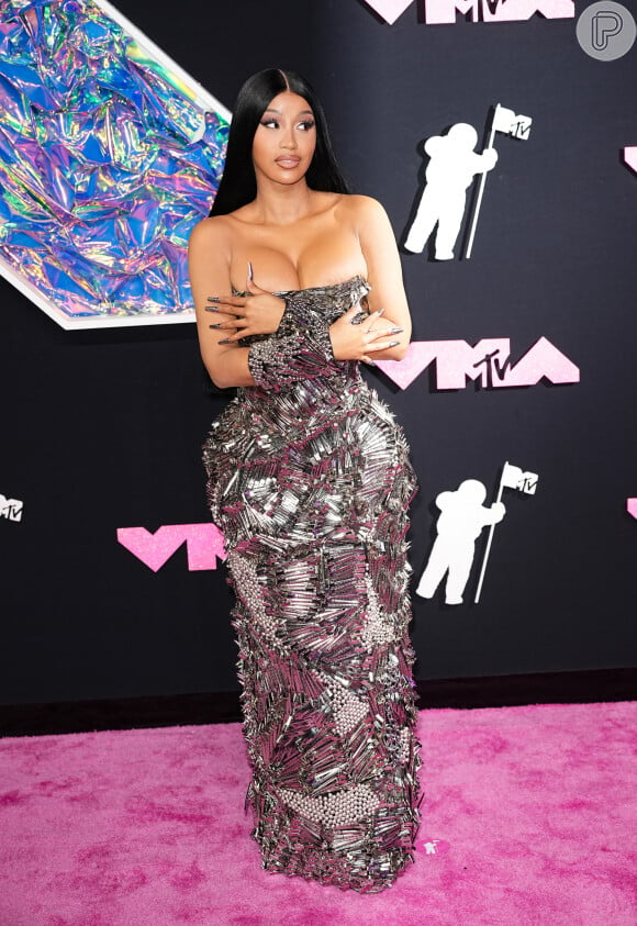 O look poderoso de Cardi B no VMA 2023