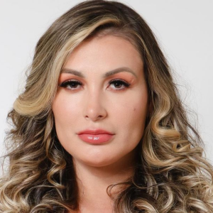 Ex-prostituta detona Andressa Urach e acusa modelo de 'glamourizar' o ofício: 'Mulher baixa e vulgar'