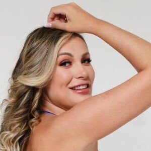 Andressa Urach atingiu a marca de R$ 1 milhão em vendas dos seus conteúdos adultos