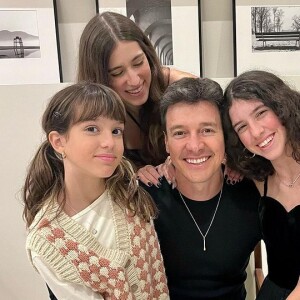 Rodrigo Faro é pai de três meninas, Clara, Maria e Helena