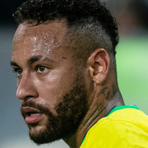 Neymar curtiu noitada com duas mulheres dias antes de indireta de Bruna Biancardi: 'Como se estivesse solteiro'