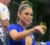 Separada pela 3ª vez de MC Guimê, Lexa usou macacão justo e colado no corpo em noite de samba na quadra da Unidos da Tijuca