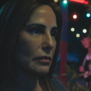 Irene (Gloria Pires) joga o carro contra Agatha (Eliane Giardini) no capítulo de sábado, 23 de setembro de 2023, na novela "Terra e Paixão"