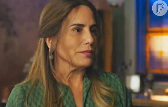 Irene (Gloria Pires) ameaça Nice (Alexandra Richter) antes da morte da falsa religiosa