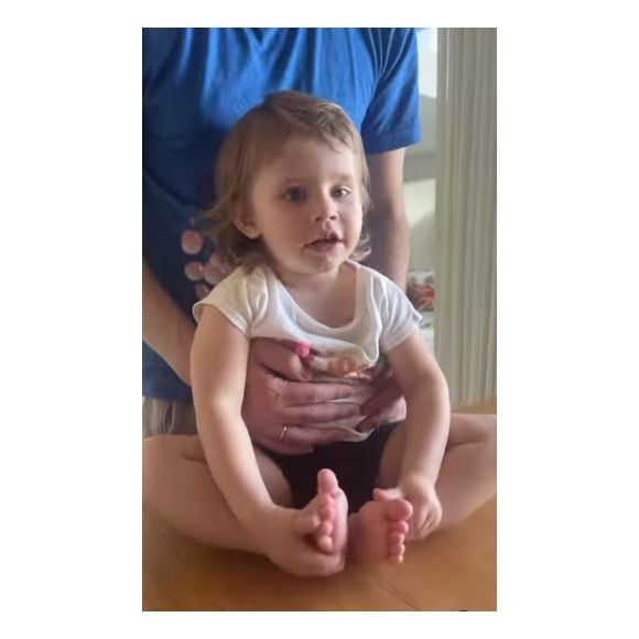 Filha de Daiana Garbin e Tiago Leifert luta contra uma retinoblastoma