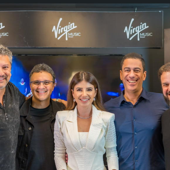 Paula Fernandes acaba de assinar contrato com a gravadora Virgin Music Brasil