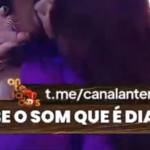 A Fazenda 2023: Jaquelline e Kamila Simioni protagonizaram um beijão na festa desta sexta-feira (06)