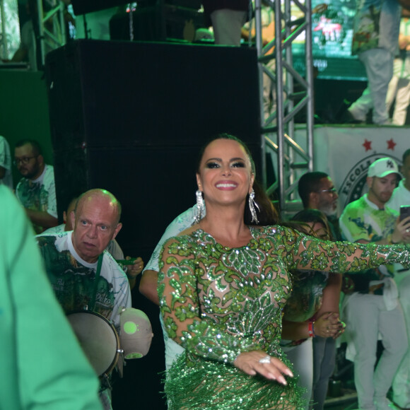 Viviane Araujo compareceu a evento que marcou o aniversário de 28 anos da Mancha Verde