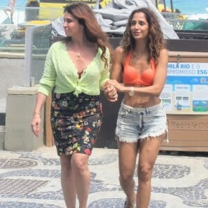 Giovanna Antonelli foi flagrada ao lado de Camila Pitanga durante as gravações da novela 'Beleza Fatal', da HBO Max