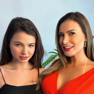 Andressa Urach lança uma parceria com a modelo erótica Natasha Naturista