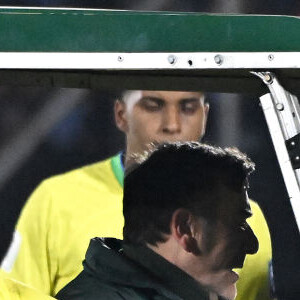 Neymar sofreu uma lesão grave no jogo do Brasil