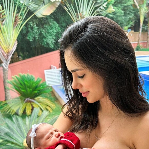 Mavie, filha de Bruna Biancardi e Neymar: 'Ela bravinha pra foto', escreveu a mamãe
