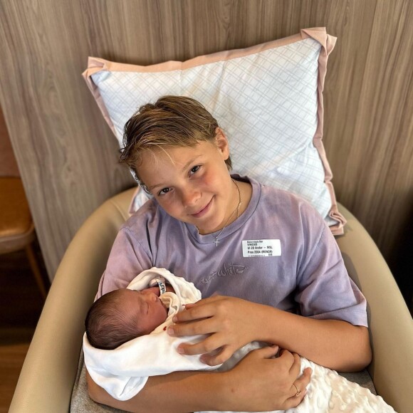 Filhos de Neymar: Davi Lucca posa com a irmã caçula, Mavie