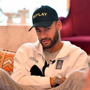 Neymar foi criticado por tamanho de volume de partes íntimas na internet