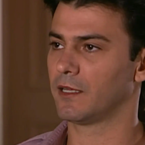 No final de Senhora do Destino, Leandro (Leonardo Vieira) se casa com Claudia (Leandra Leal)