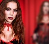 Essa fantasia de Halloween de Anitta como vampira sexy pode ser sua inspiração perfeita para sua próxima festa