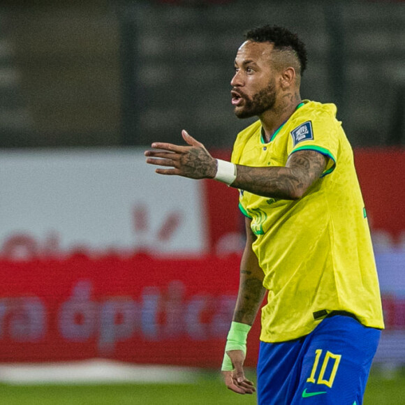 Neymar se machucou de maneira grave no joelho em outubro de 2023, dois meses após retornar aos gramados, em partida do Brasil contra o Uruguai