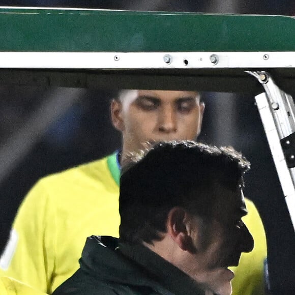 Neymar sofreu uma ruptura do ligamento cruzado anterior durante a partida da Seleção Brasileira contra o Uruguai, no último dia 17