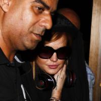 Lindsay Lohan se despede do Brasil e embarca de volta para os Estados Unidos