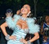 Sabrina Sato surge com vestido de 6 mil reais, choker avaliada em 4 mil, pulseiras de 2 mil e 550 reais e brincos que custam mais de 1.600
