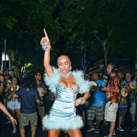 Escola de samba Vila Isabel, que conta com Sabrina Sato como rainha de bateria, terá como samba-enredo do Carnaval 2024 'Gbala - Viagem ao Templo da Criação', de Martinho da Vila