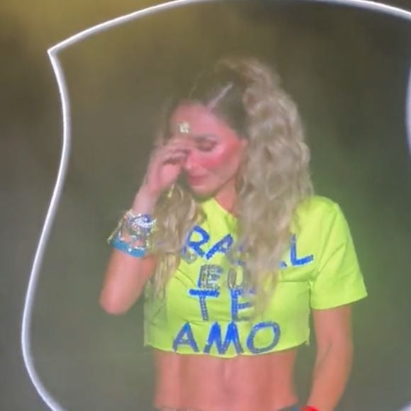 Anahí chorou em show do RBD: 'Não tenho muitas forças nem para falar, mas quero dizer a todos vocês obrigada com todo o meu coração'