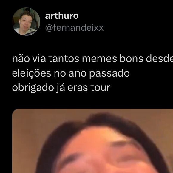 O nome da turnê, "The Eras Tour", também foi modificado para "Já Eras Tour" por fãs em forma de piada