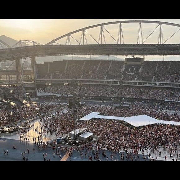 Anúncio foi feito no fim da tarde, já com milhares de fãs dentro do estádio do Engenhão