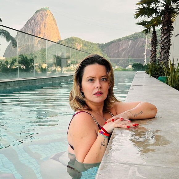 Fotos de Mari Bridi de biquíni também fazem sucesso entre os seguidores da moça