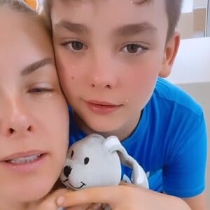 Ana Hickmann surgiu com o filho, Alexandre Jr., em vídeo nesta terça-feira, 21 de novembro de 2023: 'Menino mais lindo dessa vida'