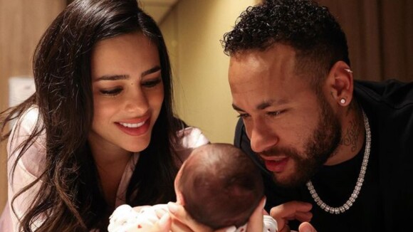 Neymar surge agarradinho em momento fofo com Mavie, sua filha com Bruna Biancardi. Foto!